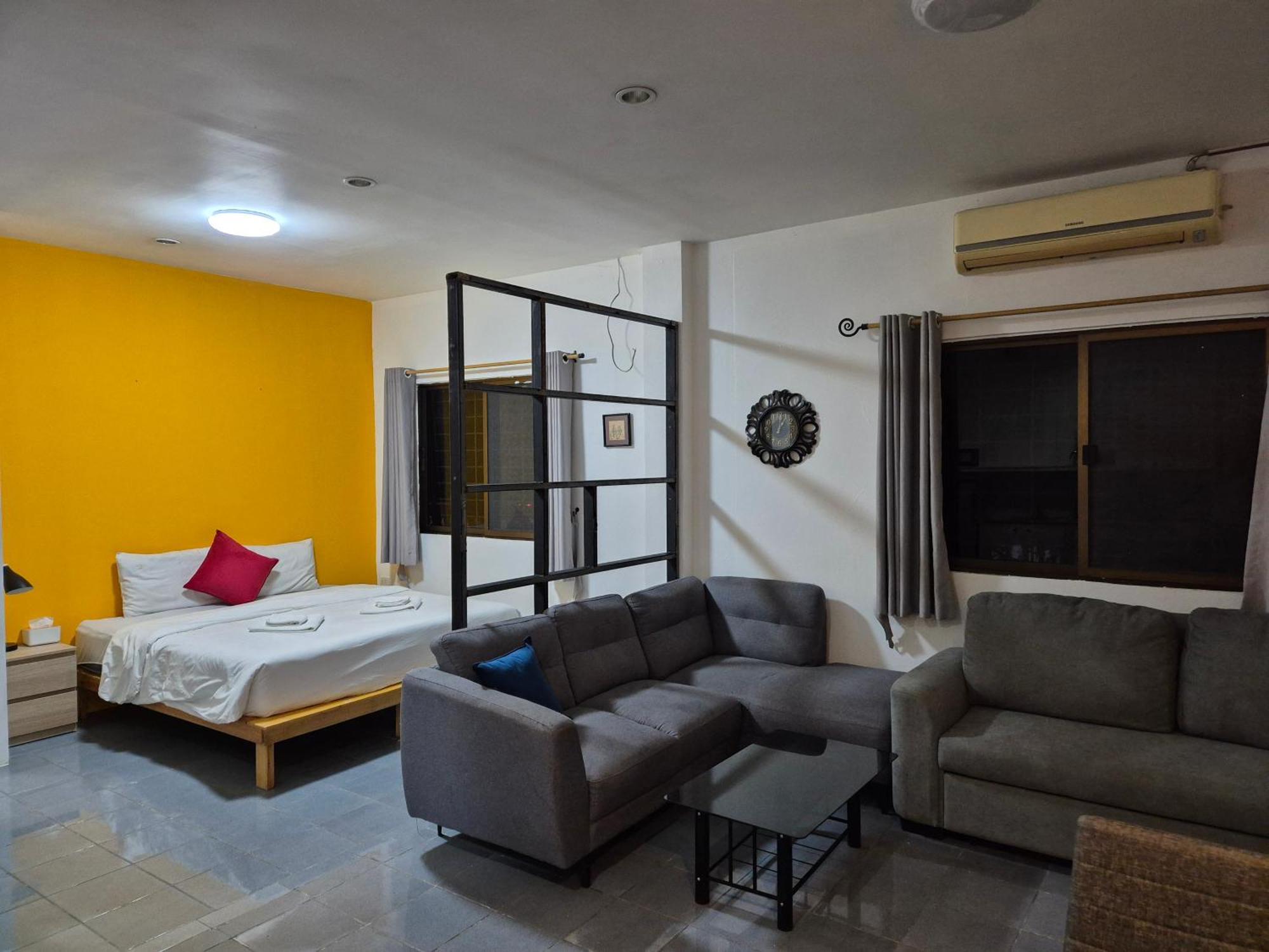 Dorothys Hotel Pattaya Exterior photo